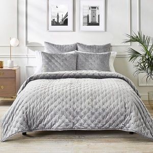 Ted Baker Quilted Coverlet, King, Silver/Lt Gray